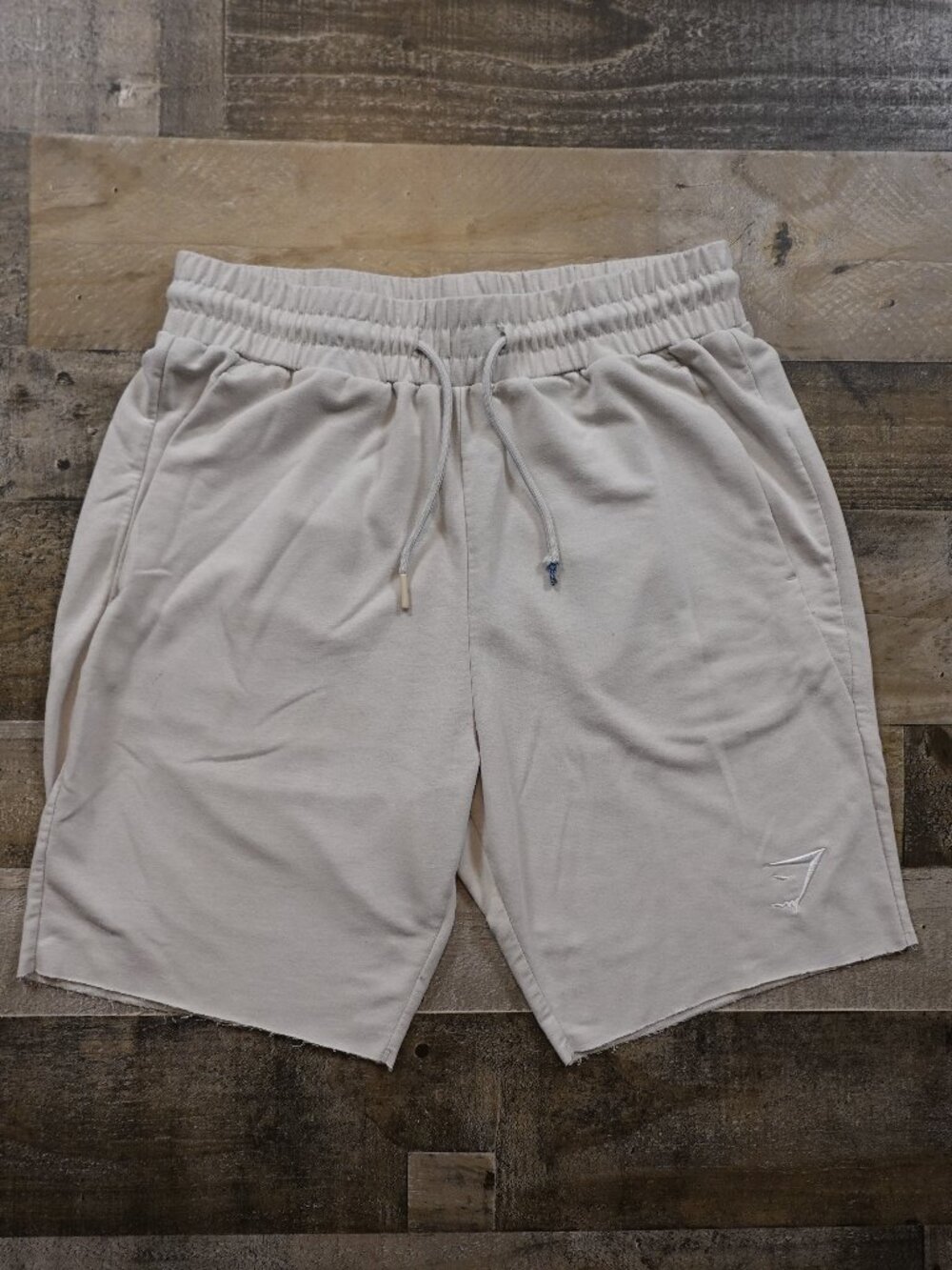 Gymshark Shorts Men’s Small Light Beige 7.5” Inseam Training Athletic Casual